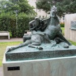 statue